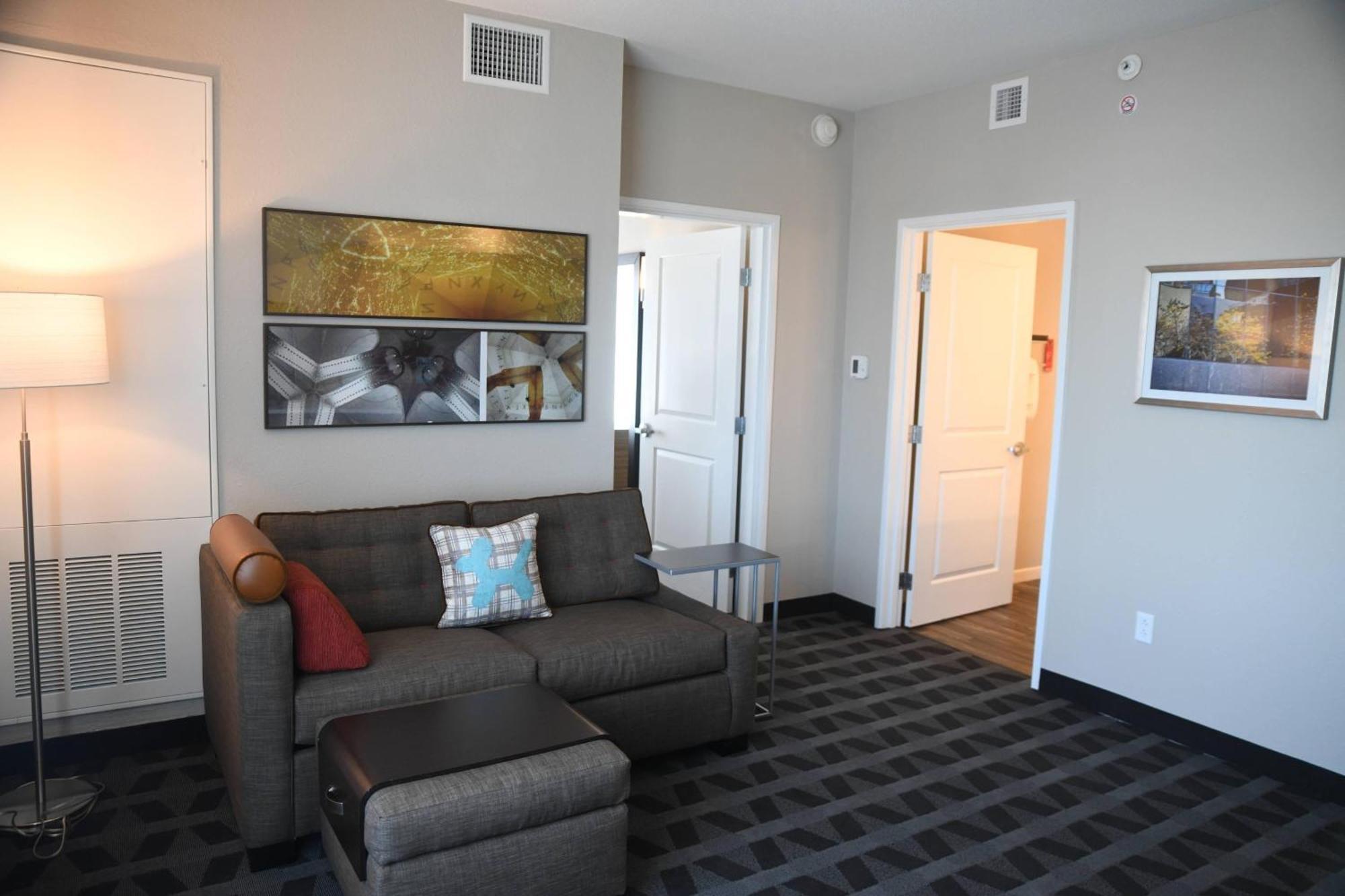 Towneplace Suites Kansas City At Briarcliff Eksteriør billede