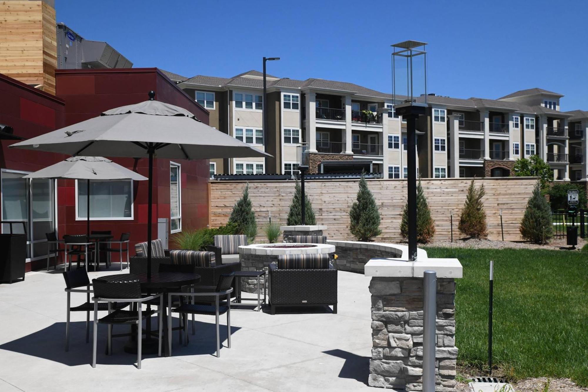 Towneplace Suites Kansas City At Briarcliff Eksteriør billede
